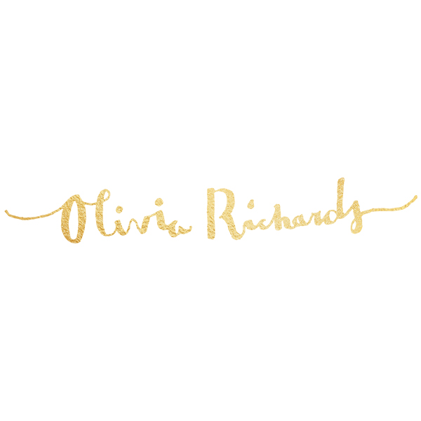 Gold foil logo // handlettering logo // handwritten logo // Olivia Richards Photography