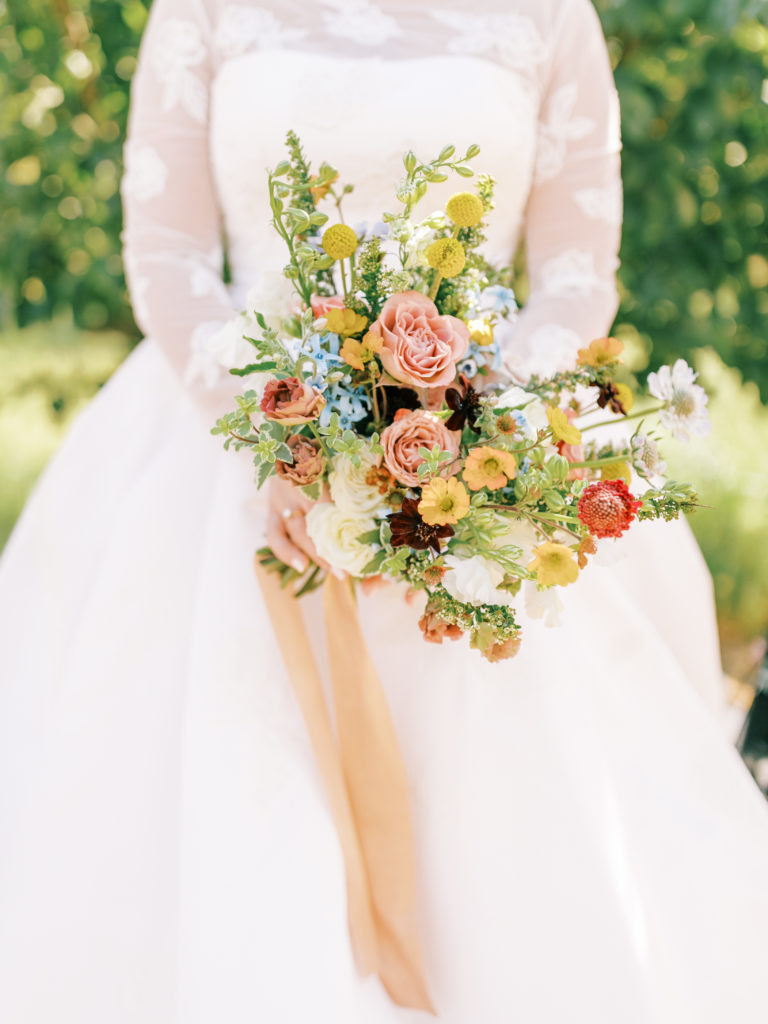Colorful spring wedding flowers
