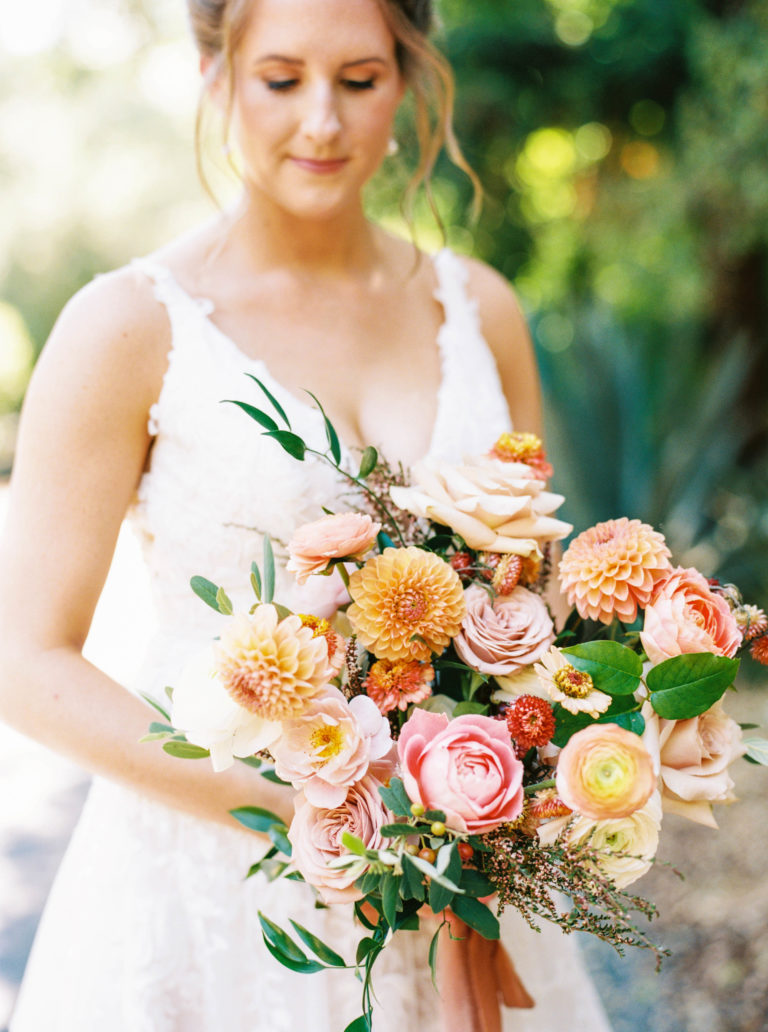 10 Colorful Spring Wedding Bouquets - oliviamarshall.com